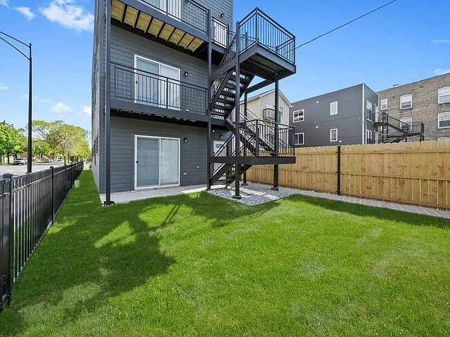 Photo - 2700 W Jackson Blvd Unidad 2