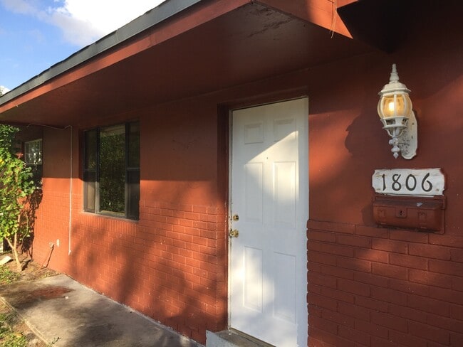 1806 NW 14th Ave