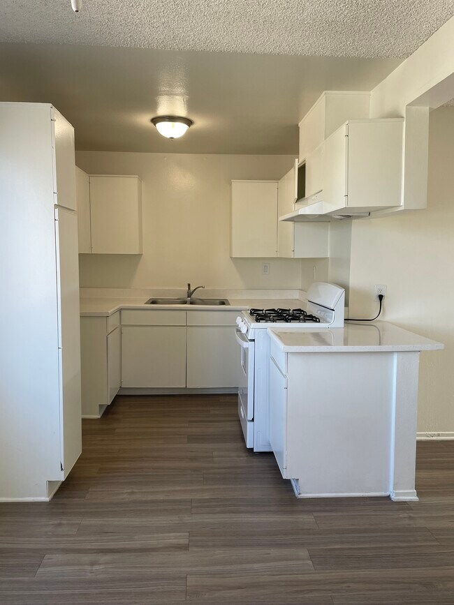 Photo - 3155 Rosecrans Ave Apartamentos Unidad #32