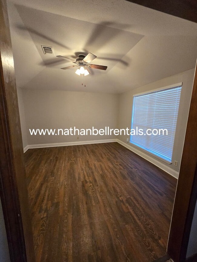 Photo - 3910 Shannon Dr