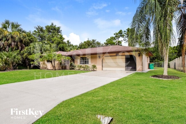 Photo - 201 Lambert St