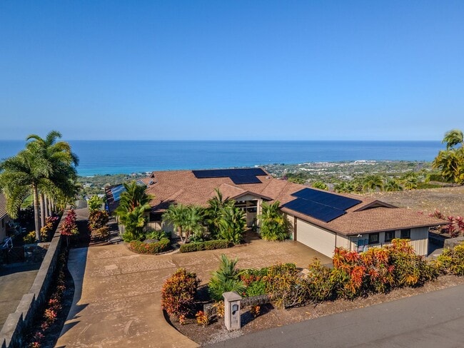 Building Photo - Kona Vistas 4 bedroom 2.5 bath fully furnished home with a pool