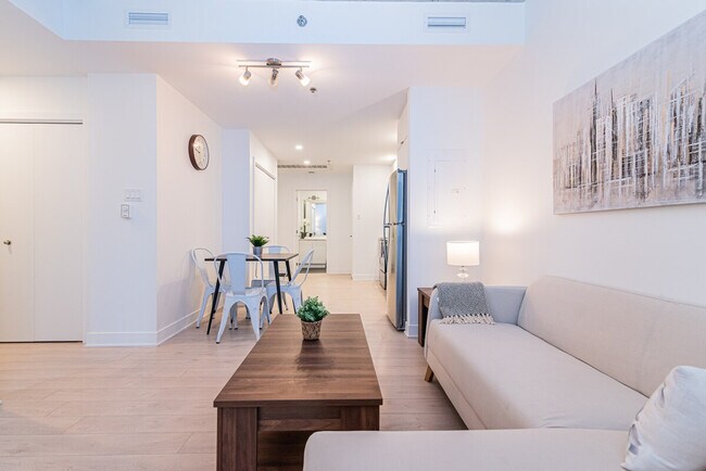 Photo - 13 Rue Saint-Urbain Unit ID1261804P