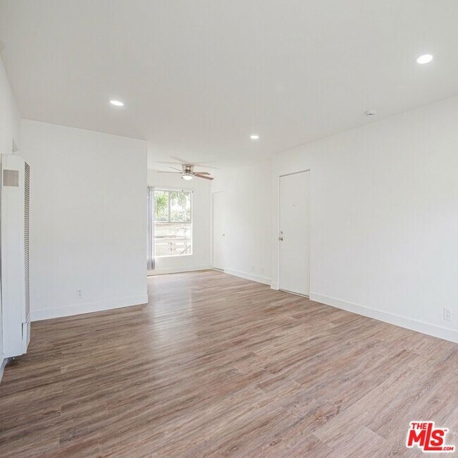 Photo - 3370 W 83rd St