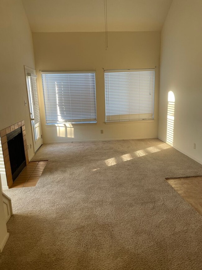 Photo - 2 bedroom 2 full bath loft condo, washer and dryer included