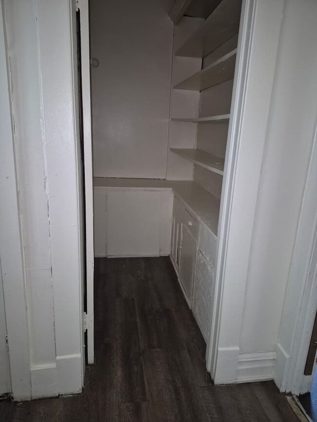 Photo - Spacious 4-Bedroom Upper Duplex with Yard