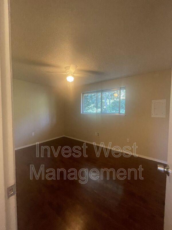 Photo - 2815 E 19 Street Unidad Q