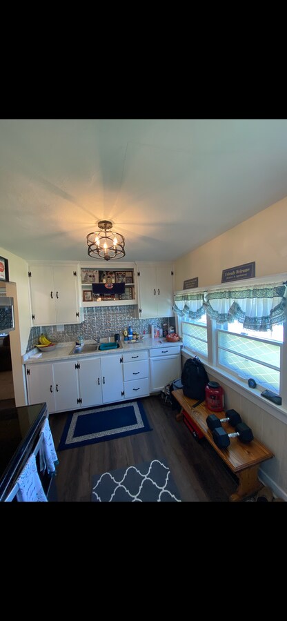 Photo - 400 W Byers Ave