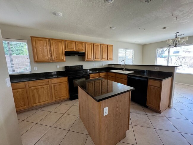 440 W Calle Monte Vista