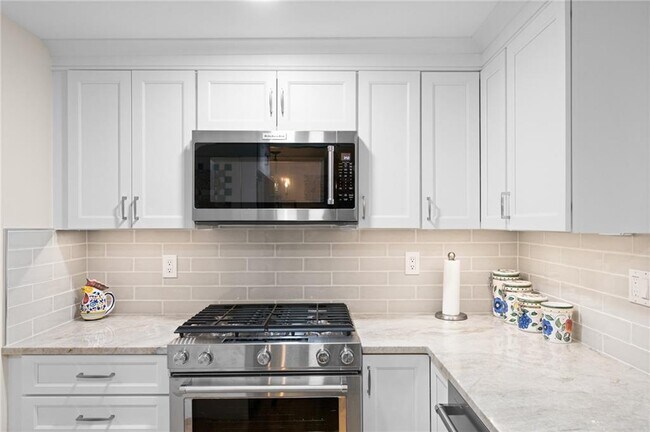 Photo - 15 Hammersmith Rd Unit 26A