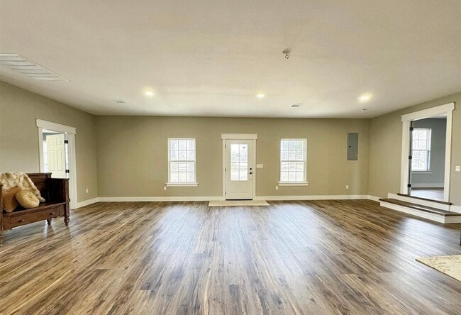 Photo - 17022 S 579 Rd