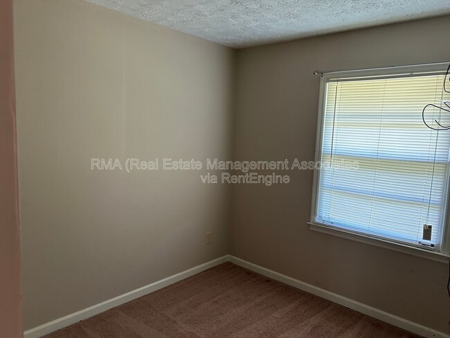 Photo - 764 Cheatham Rd