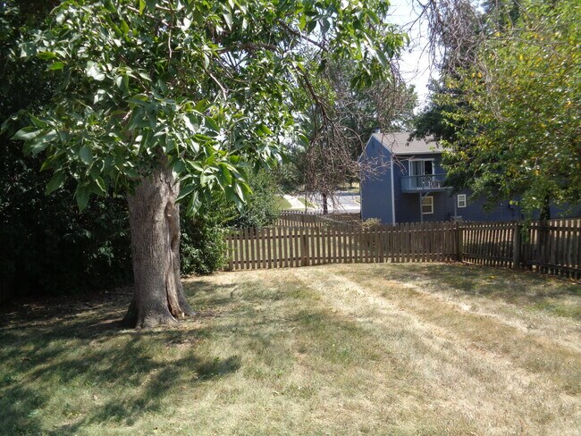 Photo - 2600 Sunflower St