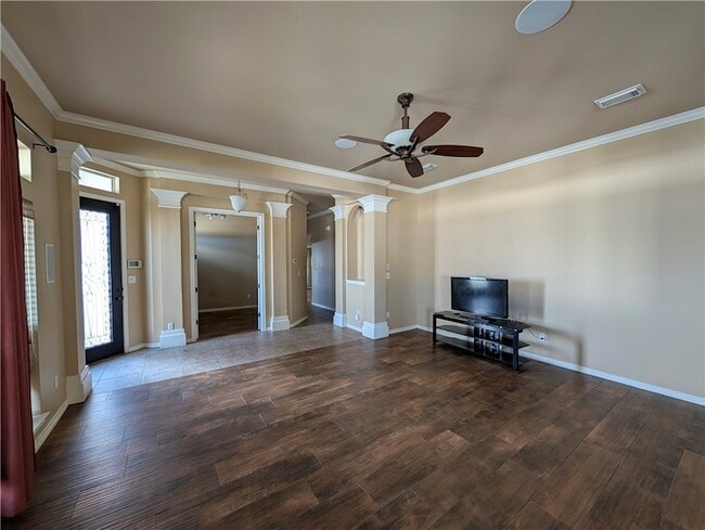 Photo - 7413 Long S Dr