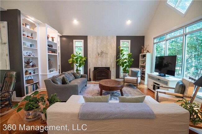 Photo - 4 br, 3.5 bath House - 684 Highland Road