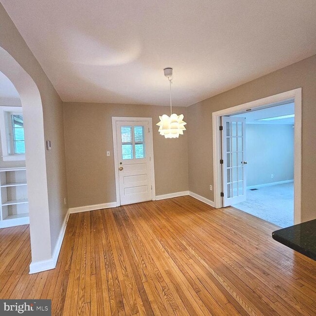 Photo - 5817 5th St S