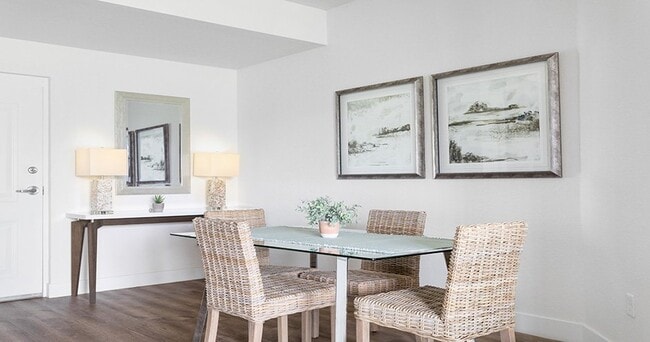 Photo - Milano Lakes