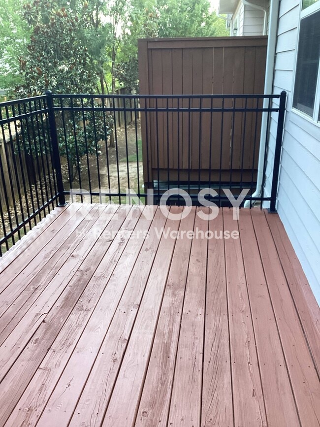 2422 Tenor Ln