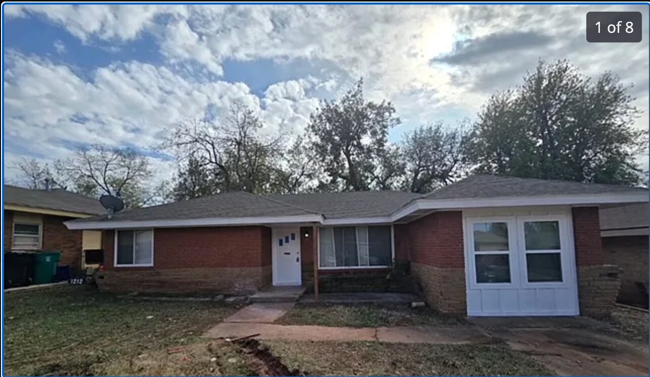 Photo - 1212 NE 44th St Casa