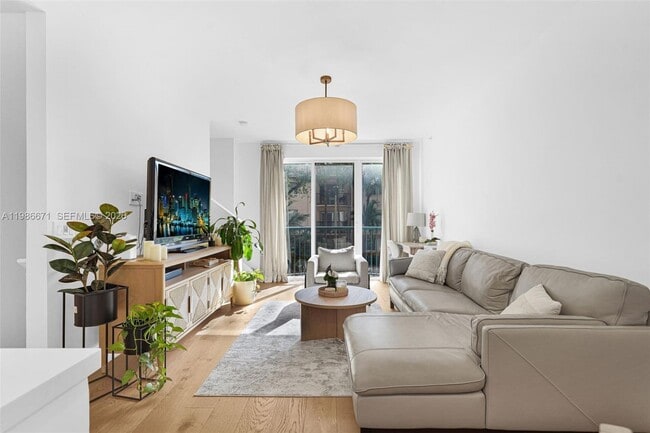 Photo - 2107 SE 10th Ave Unit 817