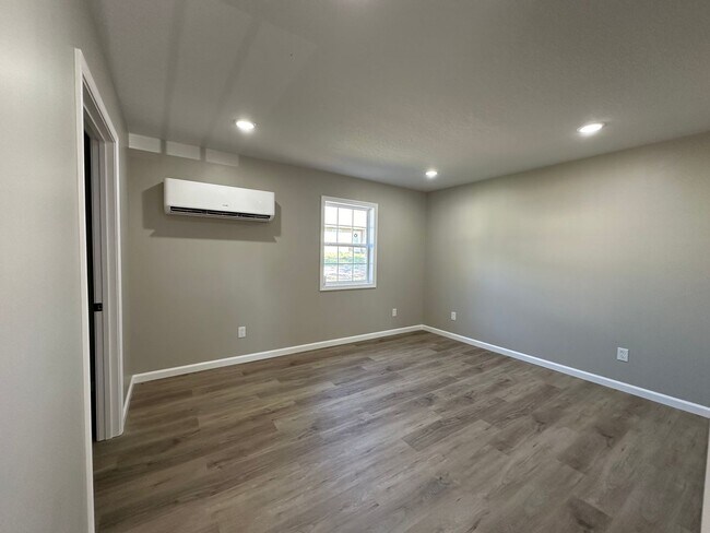 Photo - 113 Evergreen Pl