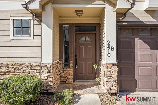 Photo - 2410 Calumet St Unit B