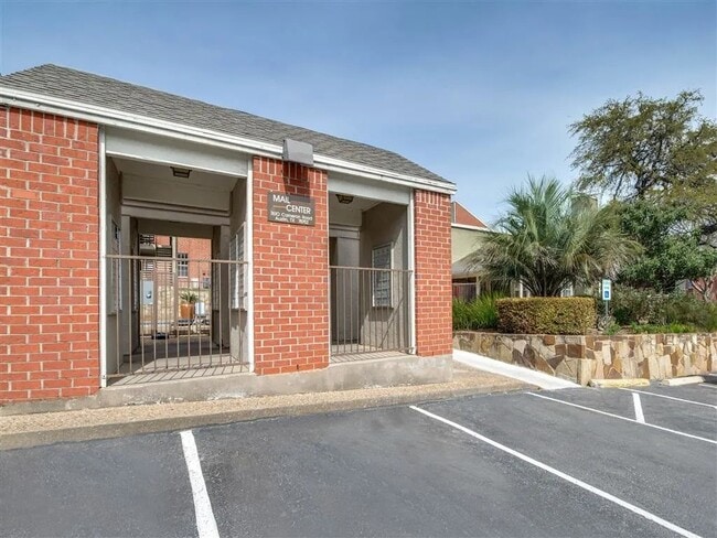 Building Photo - 7610 Cameron Rd Unit 2095 Rental