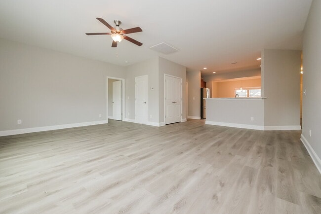 Photo - 231 Galway Ln