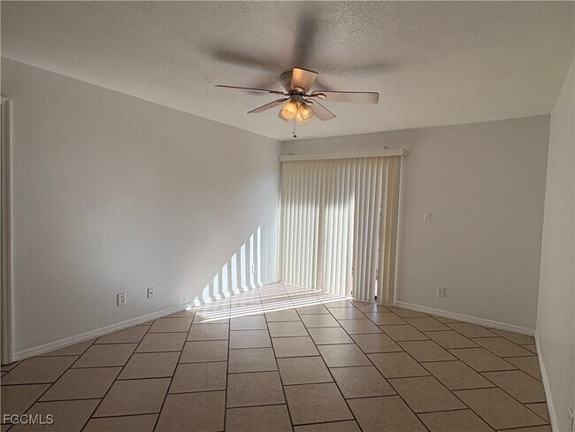 Photo - 2855 Winkler Ave Unit 113