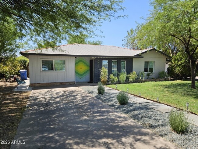 Building Photo - 1831 E Monte Vista Rd Rental