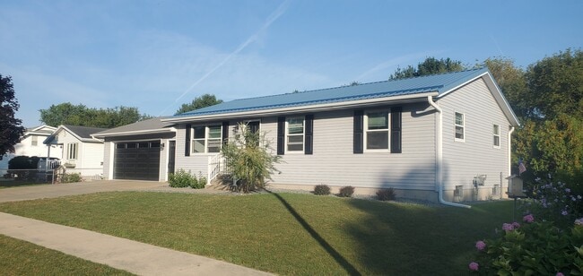 Photo - 2035 Ridgeway Rd