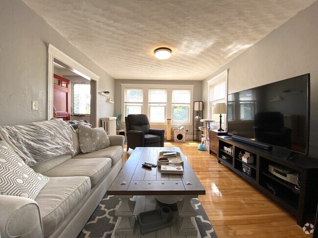 Building Photo - 230 Boylston St Unit 230 Rental
