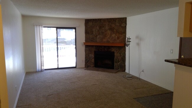 Building Photo - Condo for rent - Aurora CO 80017 - 1bd 1 ba, just minutes away from Buckley AFB Unit 103