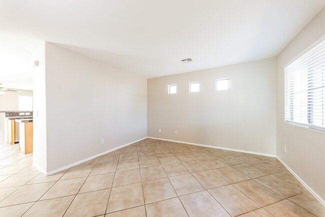 17423 W Watson Ln