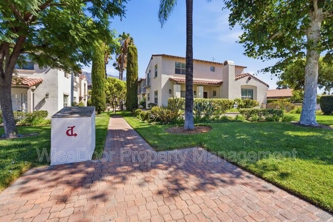 Photo - 1087 Waterfall Way