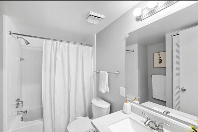 Photo - 4404 Island Pl