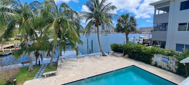 Photo - 468 Golden Isles Dr Unit 202