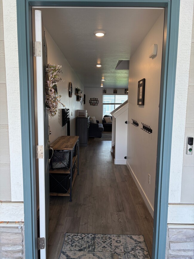 Photo - 976 W Fox Run Ave