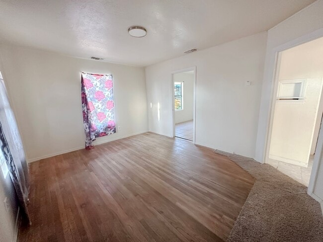 Photo - 606 N 1st St