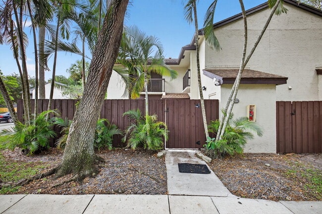 Building Photo - 3579 Cocoplum Cir Rental