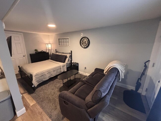 Photo - Walk everywhere - Charming Fully Furnished Studio Loft in the Heart of Bath, Maine! Unit 5