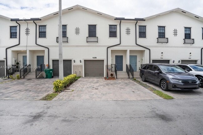 Building Photo - 1170 SW 7th Ct