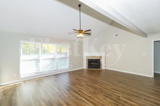 Photo - 8827 Dewberry Ln