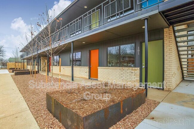 Photo - 2000 N Blackwelder Ave