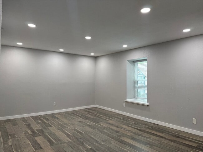 Photo - 8299 Kingsbrook Rd Unit 280