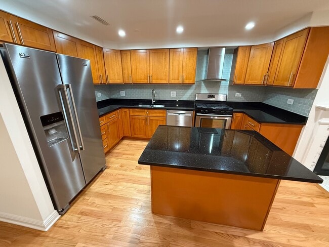 Photo - 5747 N Sheridan Rd Unidad E