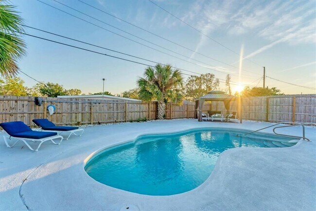 Photo - 2408 Colgate Ave