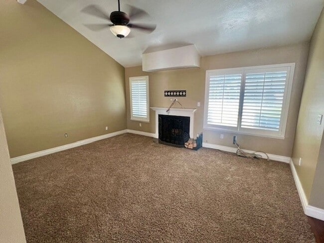 Photo - 2 Bedroom Condo for Rent w/ Many Upgrades! Unit 22