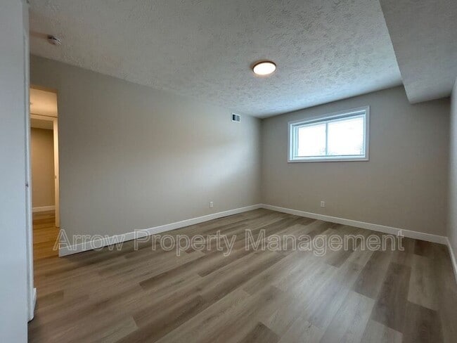 Photo - 5703 S 14th St