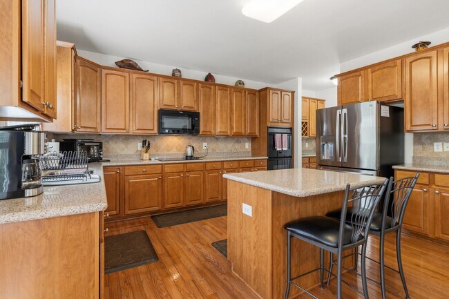 3809 Stoneybrook Dr